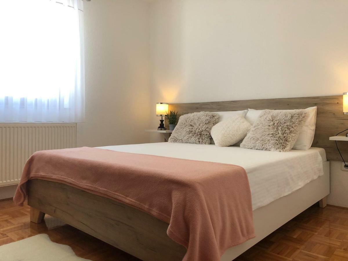 Apartment Golden Fields 斯莫利亚纳茨 外观 照片
