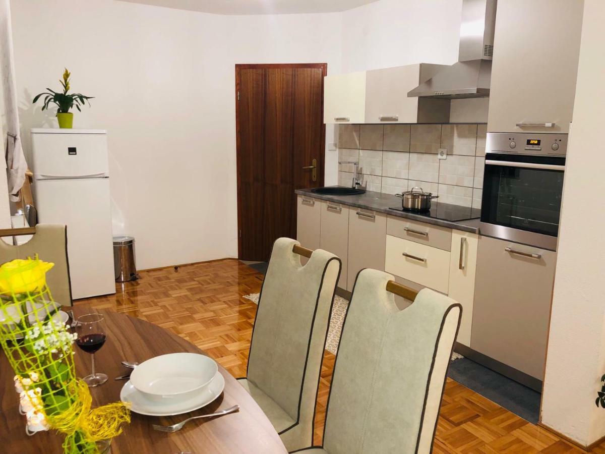 Apartment Golden Fields 斯莫利亚纳茨 外观 照片