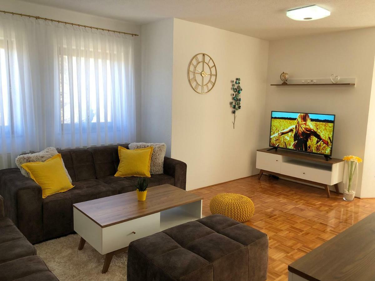 Apartment Golden Fields 斯莫利亚纳茨 外观 照片