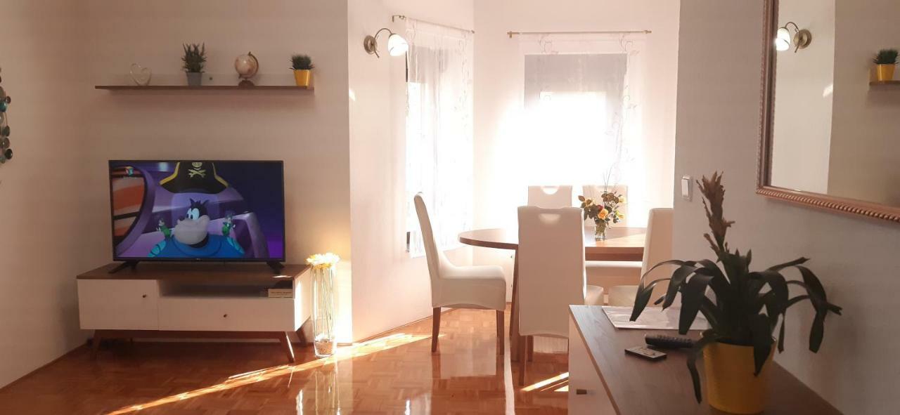 Apartment Golden Fields 斯莫利亚纳茨 外观 照片