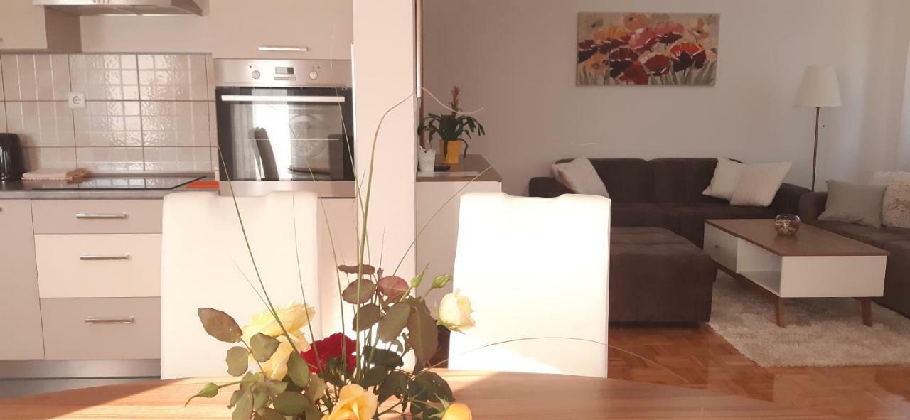 Apartment Golden Fields 斯莫利亚纳茨 外观 照片