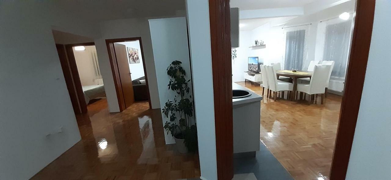 Apartment Golden Fields 斯莫利亚纳茨 外观 照片
